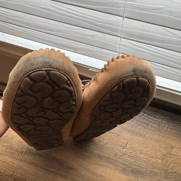 Ugg Dakota Slipper - Size 8 - Picture 6 of 6